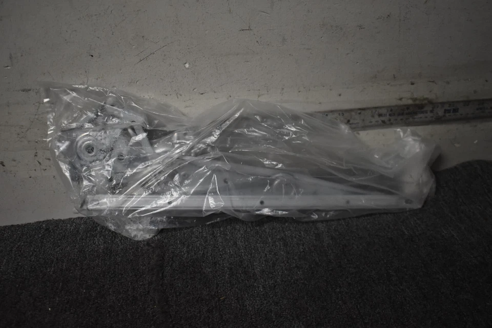 2018-2023 TOYOTA CAMRY HYBRID LE WINDOW REGULATOR FACTORY OEM - Image 4 of 4