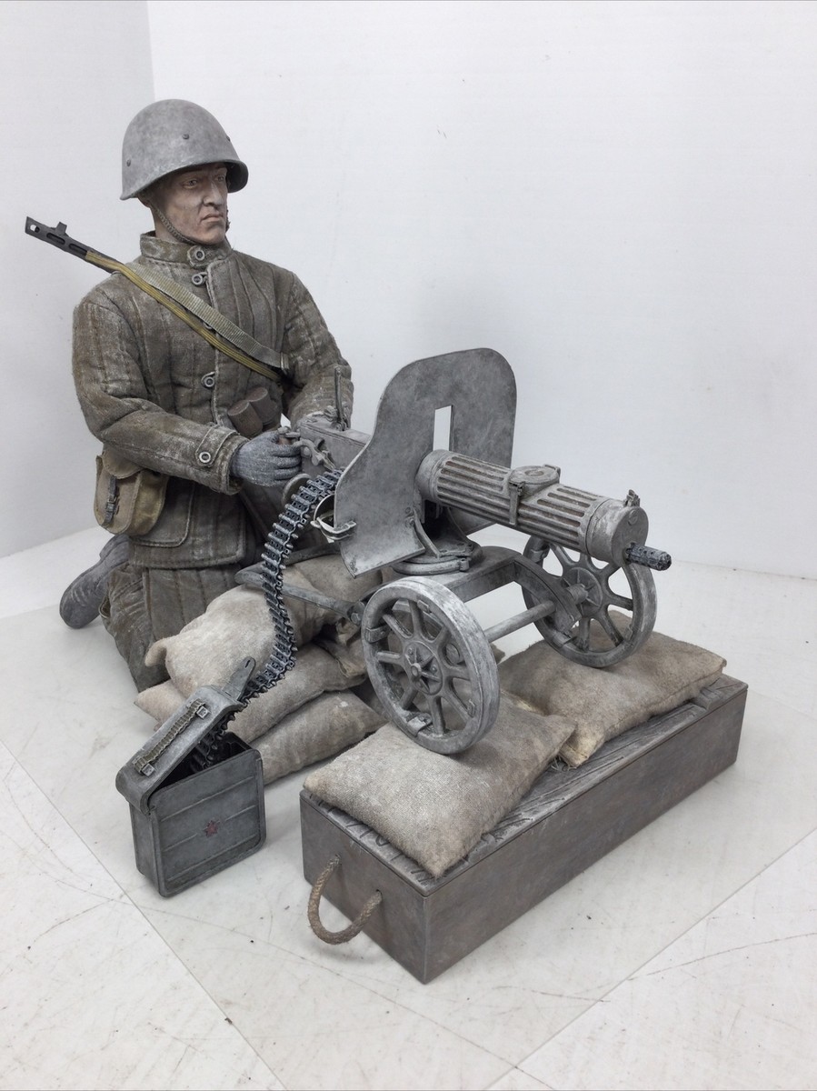 フィギュア　WWII GERMAN Battle of Stalingrad Russian Mountain Troop Throwing Grenade, The Battle of Stalingrad