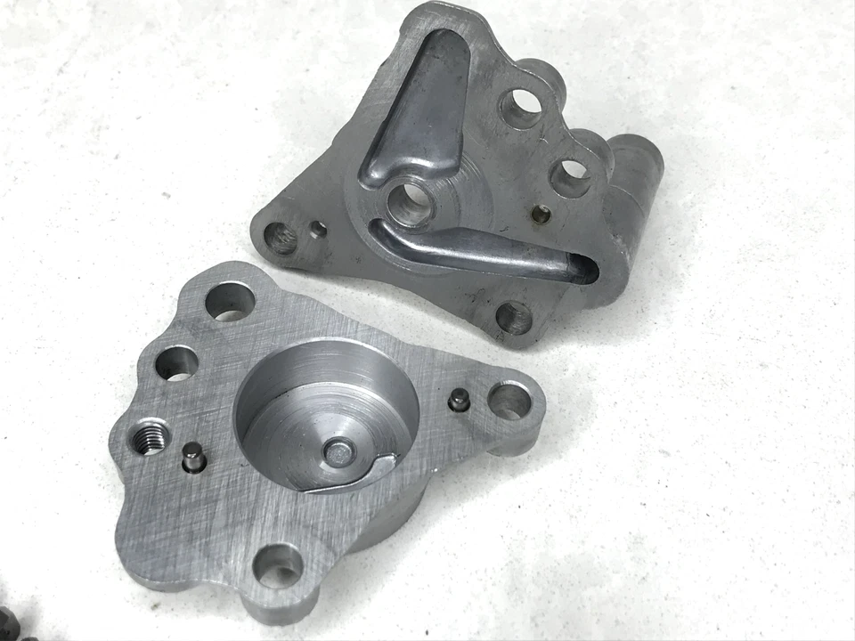 86 Yamaha TT350 TT 350 OEM Motor Bomba de aceite Engranaje Rotor Eje Carcasa 2-D Foto 3 de 4