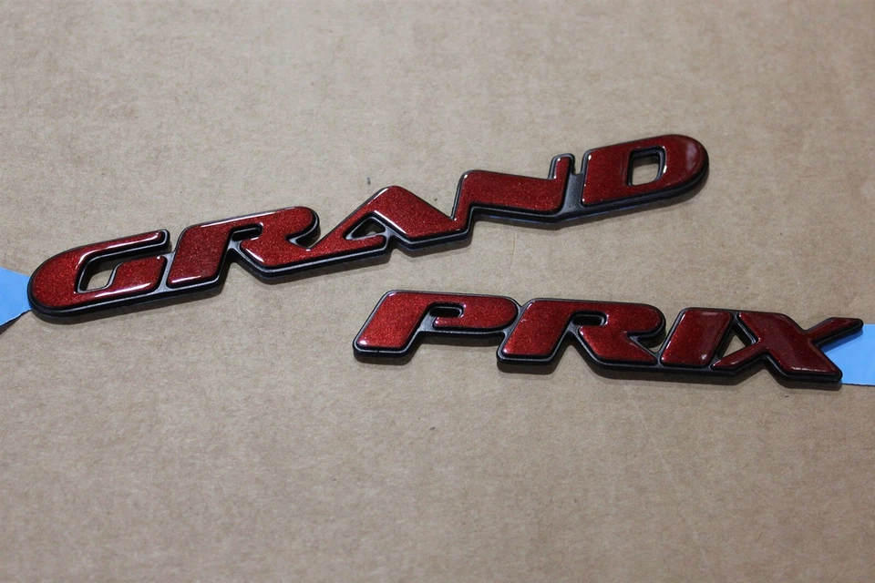Distintivo Pontiac Grand Prix 00-03 10442388;10442393 vermelho fabricante de equipamento original de fábrica - Imagem 2 de 4