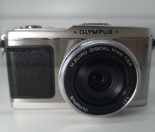 Olympus PEN E-P1 12MP Digital Camera with Olympus 17mm/2.8 Lens Superb