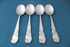 Pottery Barn LETTUCE Place Oval Soup Spoons (Set of 4) 18/8 Japan 7 1/2"
