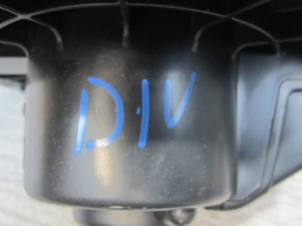 99-01 ISUZU VEHICROSS HVAC A/C HEATER BLOWER MOTOR W RESISTOR OEM - Image 2 of 4