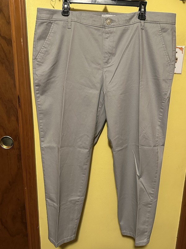 liz claiborne Classic Woman Pants Gray Pockets Size 18