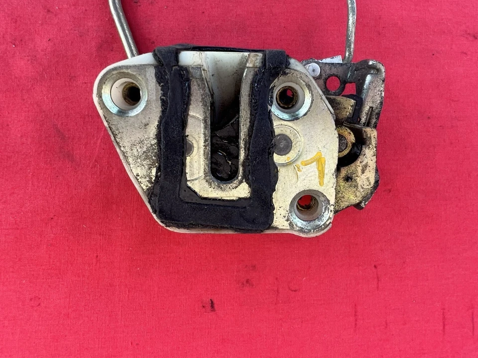 86-88 MAZDA RX7 COUPE LEFT Driver Door Lock Latch Actuator OEM - Image 2 of 3