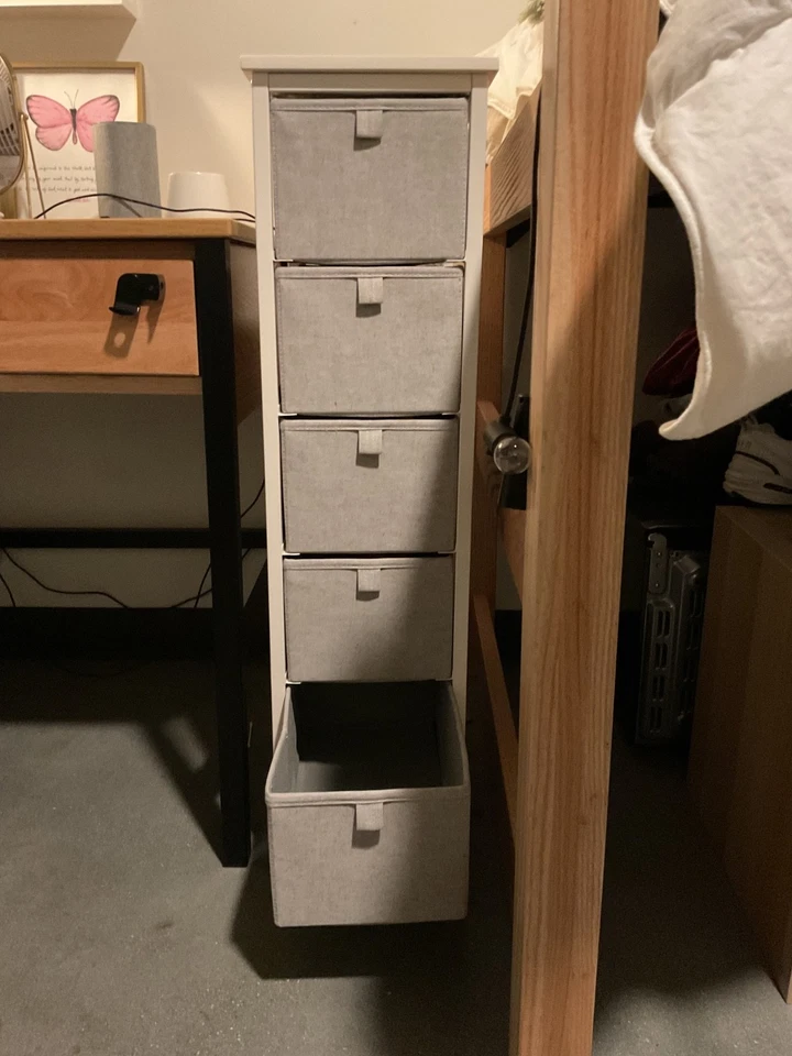 Carro Pottery Barn gris con ruedas de 5 cajones Foto 2 de 4