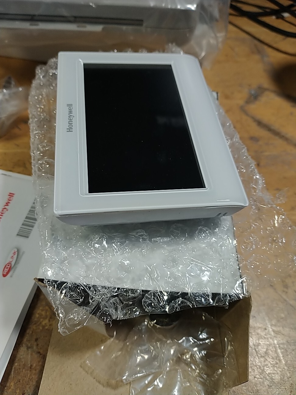 Honeywell YTHX9421R5085WW IAQ Prestige Programmable Thermostat Kit New