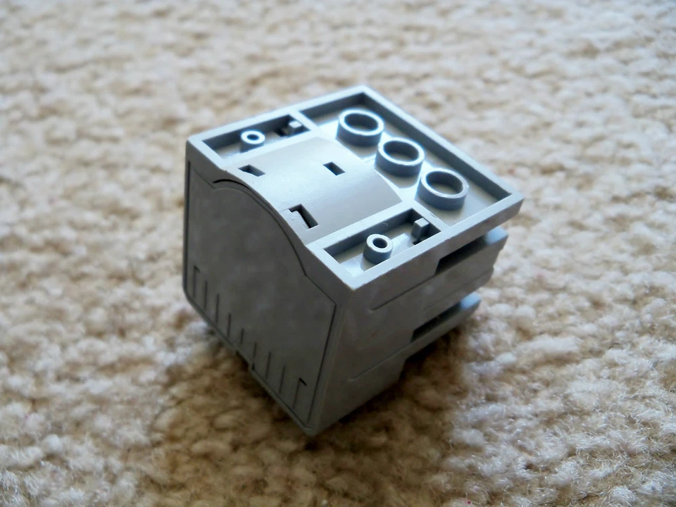 LEGO - Technic - Light Bluish Gray Electric, Motor 9V - Tested/Works - Image 2 of 2