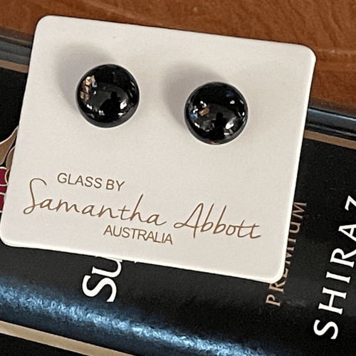 Aretes de vidrio en tonos negros de la artista australiana Samantha Abbott - Imagen 4 de 10