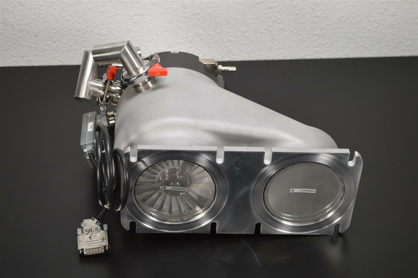Boc Edwards EXT 200/200 HI 24V Turbo Molecular High Vacuum Pump with EXDC 160
