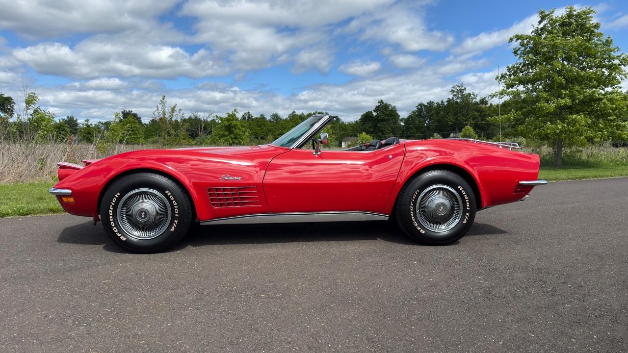 1972 Red Chevrolet Corvette   | C3 Corvette Photo 7