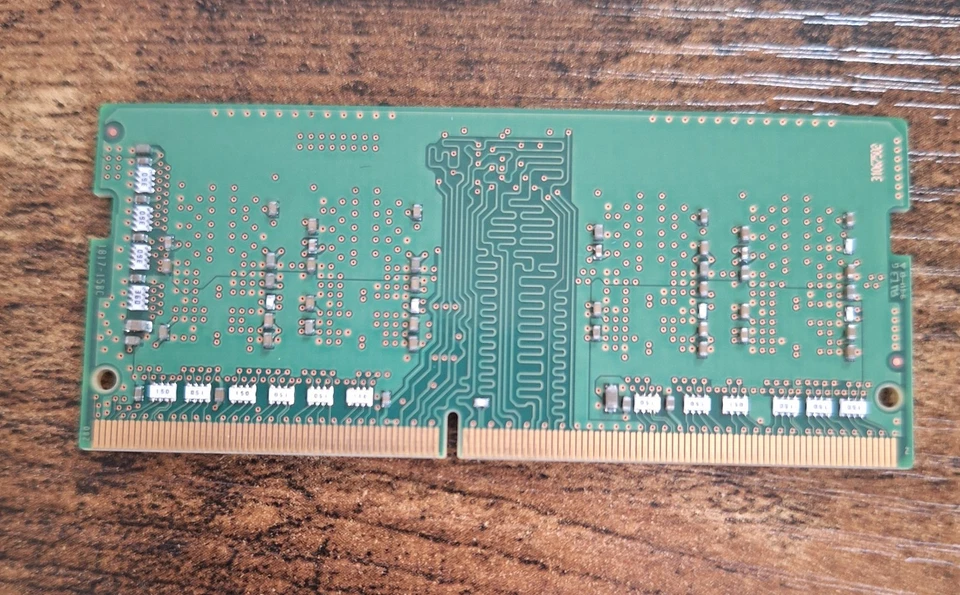 SK Hynix 4GB  DDR4 1Rx16 PC4-2400T SO-DIMM RAM HMA851S6AFR6N-UH - Image 2 of 2