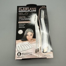Finishing Touch Flawless 2388 Dermaplane Glo Lighted Facial Hair Remover