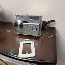 Emerson 2005 CKD 2330 AM/FM CD Stereo Clock Radio with Swinging Electronic Door