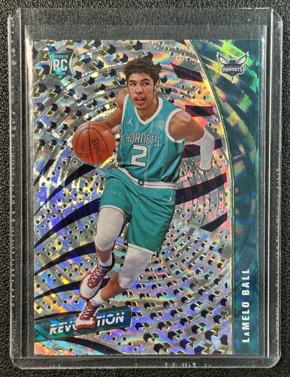 LAMELO BALL 2020-21 PANINI REVOLUTION #140 ROOKIE FRACTAL RC HORNETS