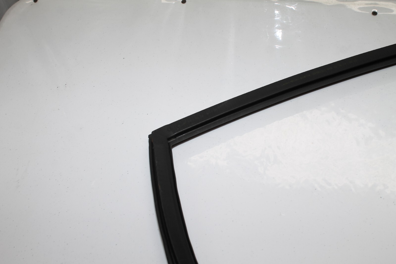 15-20 LAMBORGHINI HURACAN RH PASSENGER DOOR WEATHER STRIPPING SEAL 4T8831708