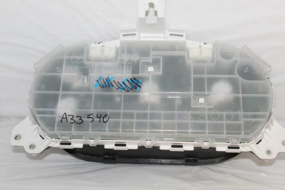 Cuadro de instrumentos velocímetro Mazda 2010 5 indicadores de panel de instrumentos 20.577 millas Foto 2 de 4