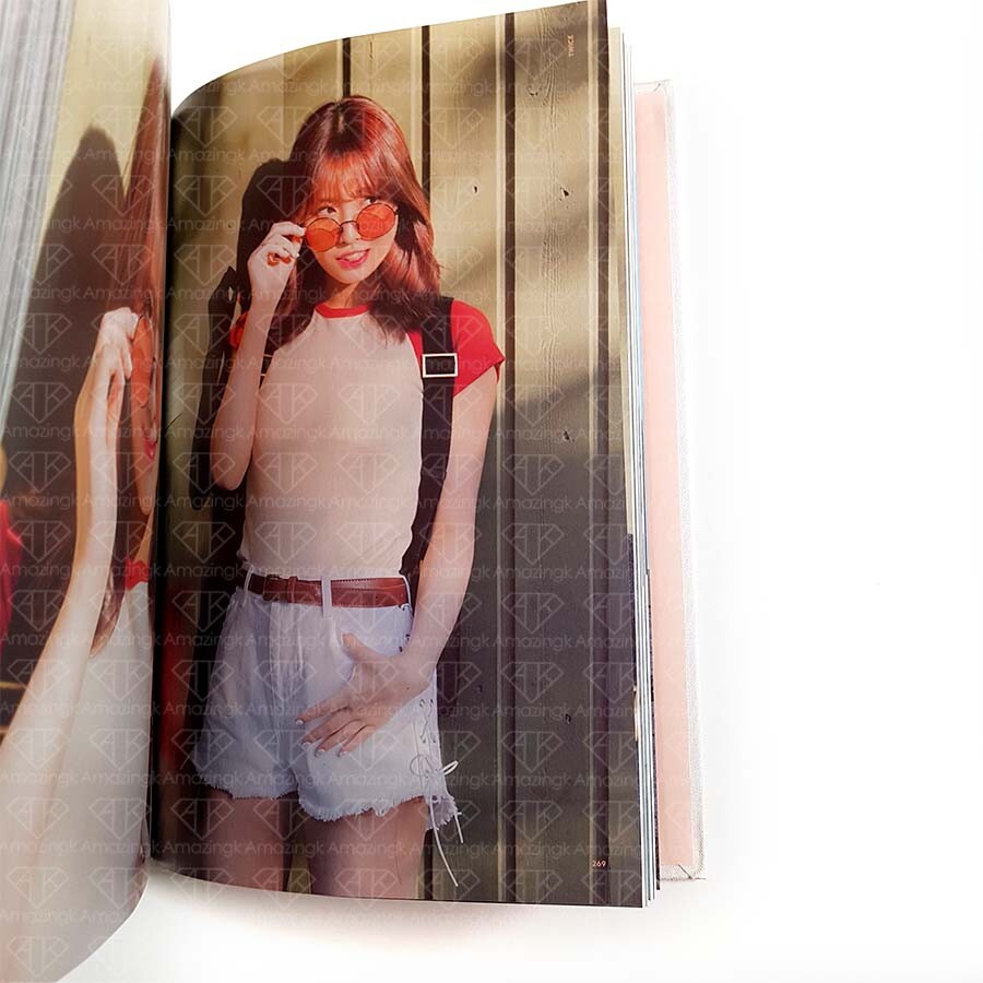 NeeジョンヒョンONE IN THE MILLION photobook 他 TWICE 1ST