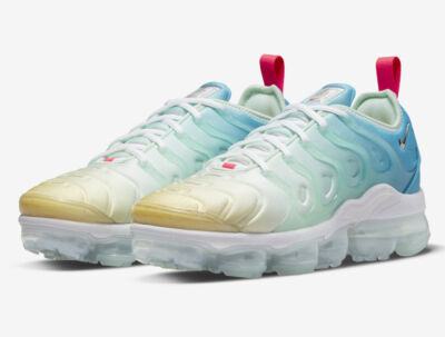 vapormax plus white footlocker