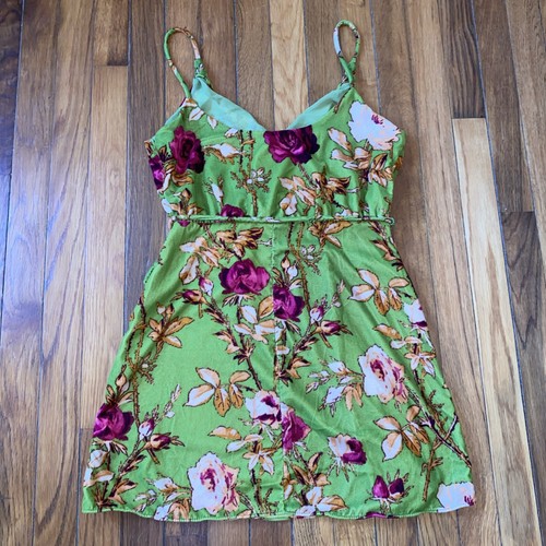 NWT Urban Outfitters UO Joelle Green Vintage Floral Velvet Wrap Mini Dress Small - Picture 12 of 12