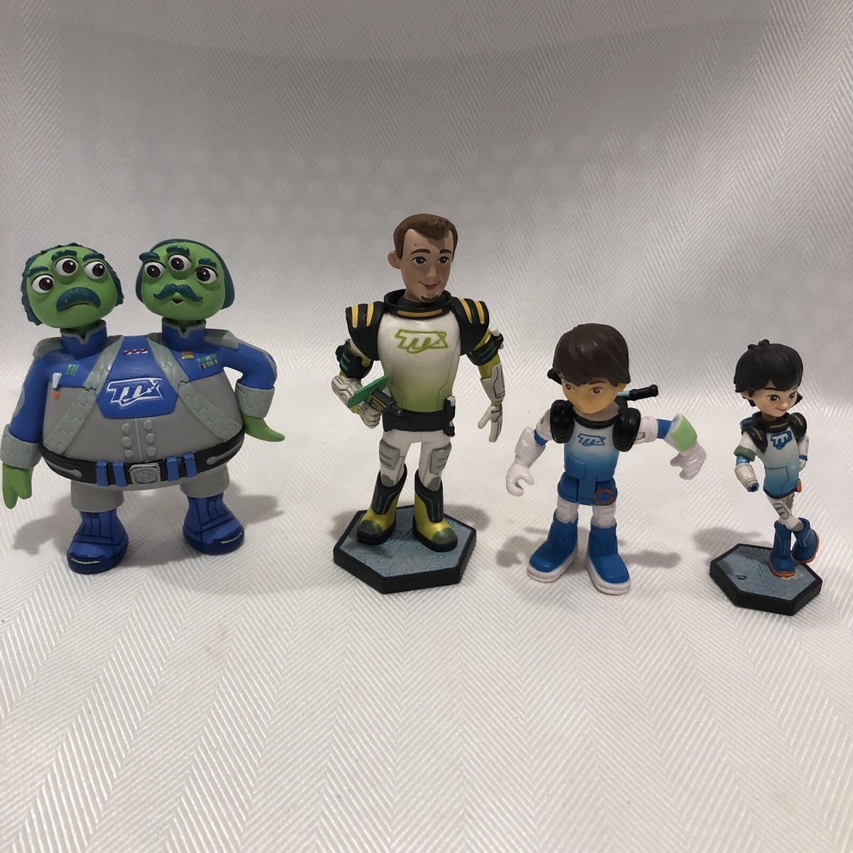 Miles from Tomorrowland フィギュアセット Disney Miles From Tomorrowland Lot Family And Tommy 2 Headed Alien