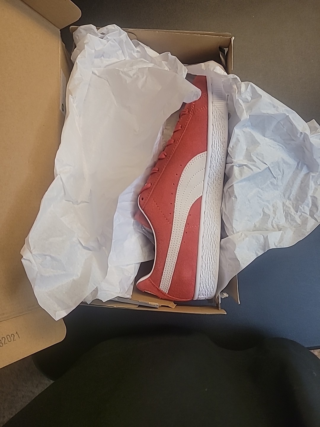 Mens PUMA Suede Classic XXI Red Size 11 New In Box Never Worn image 8