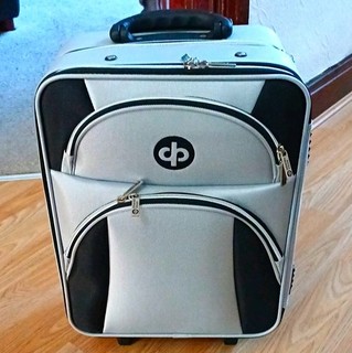 Drakes Pride Grey Bowls Trolley Bag withTelescopic Handle.