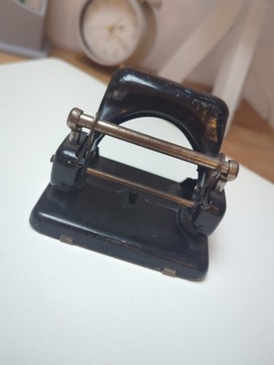 Historischer Leitz Papierlocher Nr. 18, ca.90 Jahre alt. Sammlerstück.