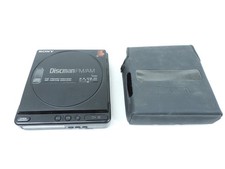 Sony DT-4 Discman FM/AM CD Player With Case great condition 