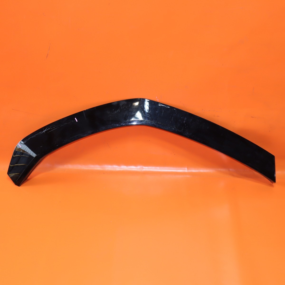 Lamborghini Urus 2019-2021 Rear Right Wheel arch molding