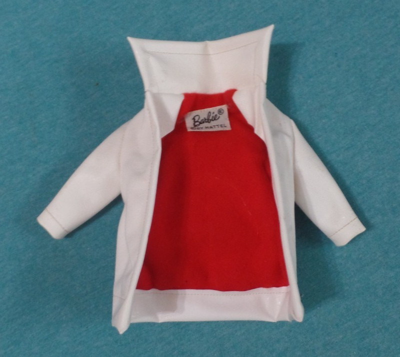 Vintage Barbie Item - Vintage Barbie 975 Winter Holiday White Coat