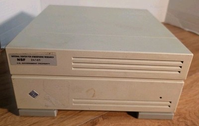 Vintage SUN MICROSYSTEMS MODEL 811 GWV81-D 595-2253-01 SCSI EXTERNAL Hard DRIVE
