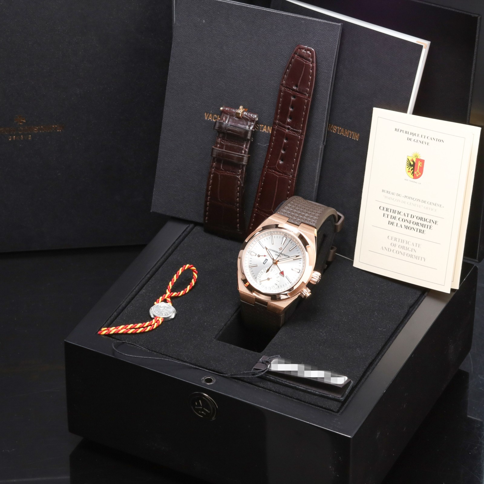 Vacheron Overseas 2020 42.5mm 18K Rose Gold Silver Dial Rubber Strap 7900V image 2