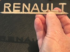 Vintage RENAULT badge, style that predates the diamond logo in 1925