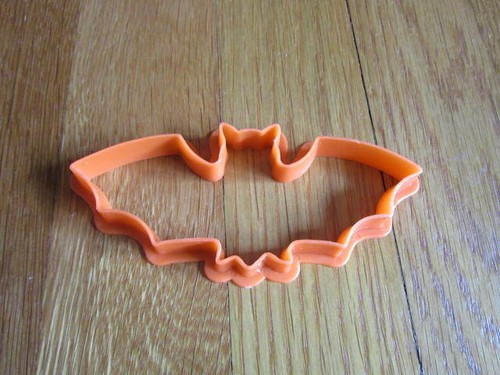 Halloween Bat Cookie Cutter Orange Plastic 4 3/4 x 2 1/8 in. Crafts FREE SHIP - Picture 3 of 4