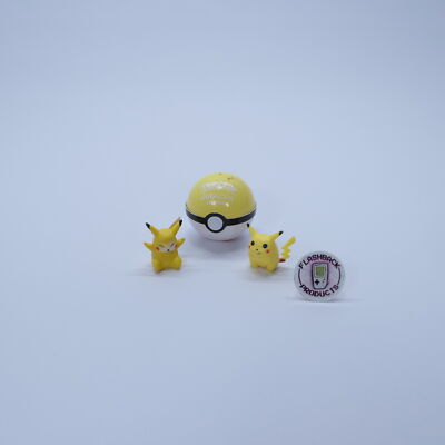 Pokémon Mini Figur+ Pokéball 2X PIKACHU 1999 /guter Zustand /R11F8