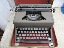 Vintage  1950s ROYAL Companion Gray Portable Typewriter & Case  thumbnail