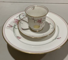 VTG Gotham Fine China Silk Petal 3 Pc Set  Dinner Plate Tea Cup Saucer  24k Band