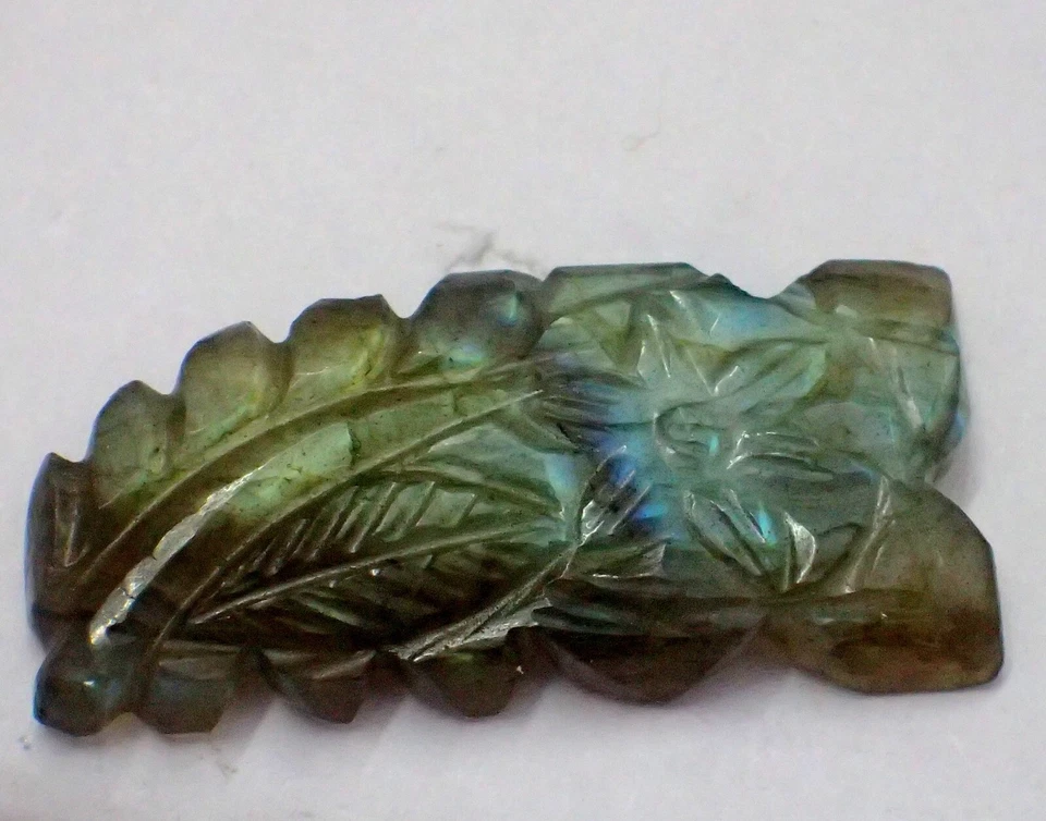 Esfera de piedras preciosas sueltas de labradorita india natural de 21,4 quilates talla 31x14x5 mm Foto 3 de 4