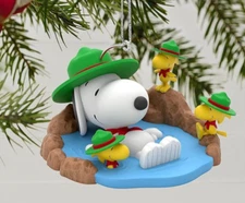 NEW SNOOPY BEAGLE SCOUTS HALLMARK ORNAMENT TAKING DIP -NEW IN BOX-*MINT*