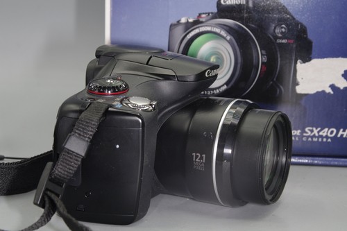 Boxed Canon SX40HS 12.1MP 35X Zoom Digital Bridge Camera - Picture 7 of 11