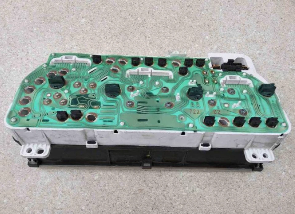 2001-2004 Chevrolet Geo Tracker 2.5L Speedometer w/Tach Cluster US W/o ABS Oem Foto 2 de 4