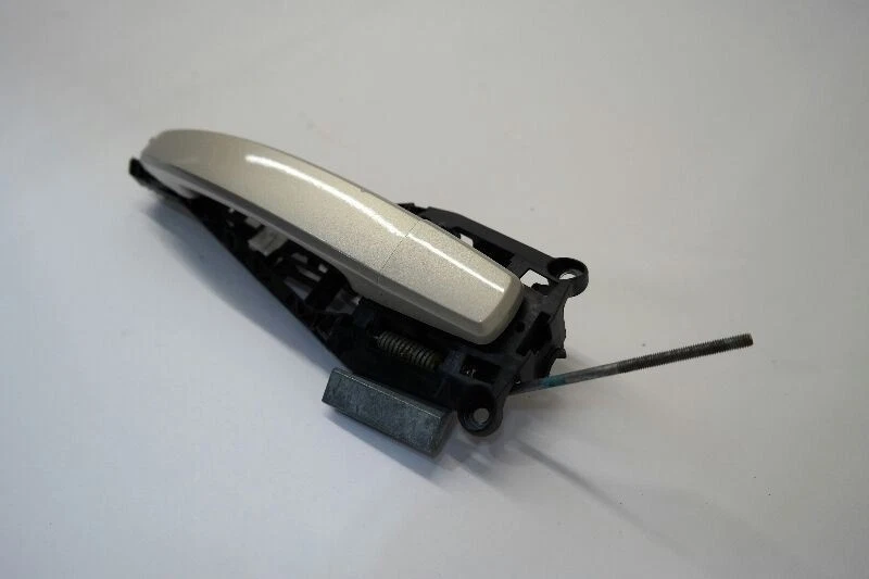2010-2016 CADILLAC SRX RIGHT REAR PASSENGER OUTSIDE DOOR HANDLE  Foto 3 de 4