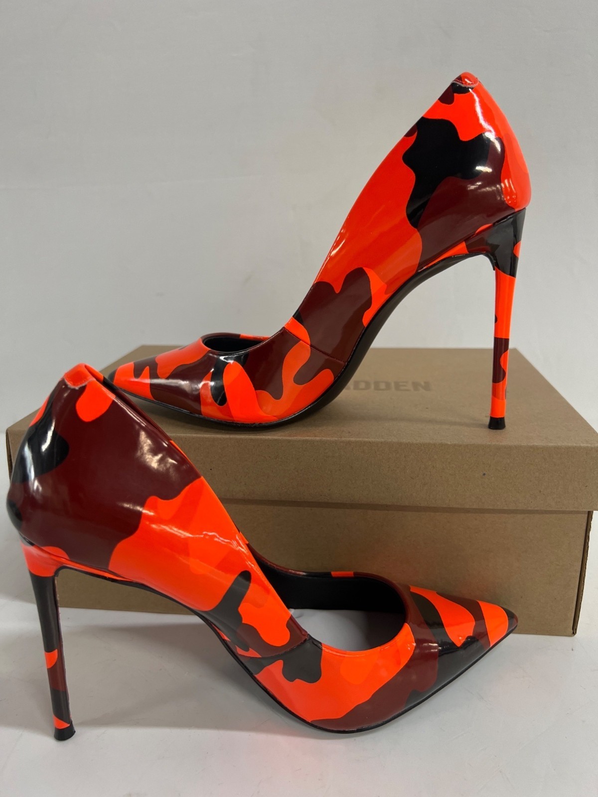 STEVE MADDEN Vala Orange Camo Stiletto Pumps Sz 7.5M (NIB)