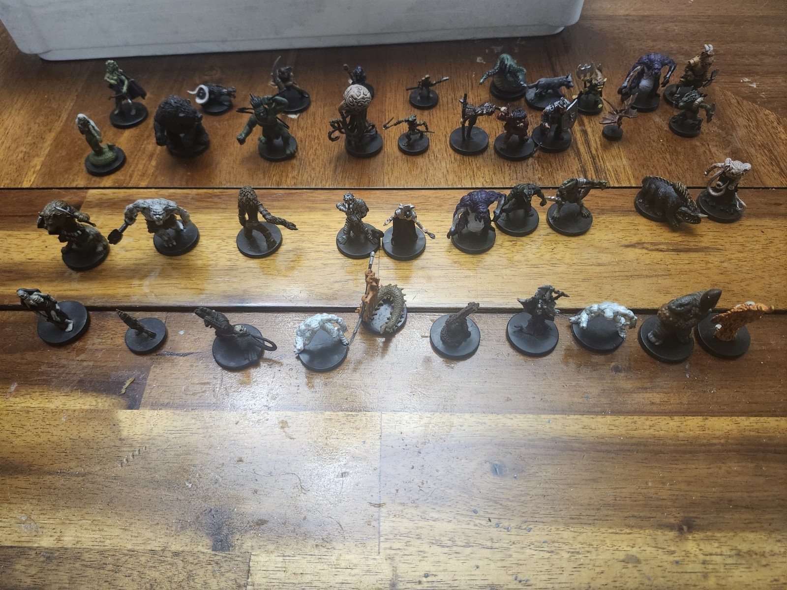 Early 2000s Dnd Miniatures Lot Of 40 G