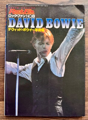 Rock Fun No 6: David Bowie . Good. SIGNED BY DAVID BOWIE + DEDICATION. UNIQUE