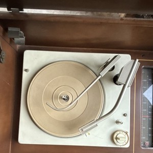 General Electric Vintage Console Record Player Radio Woodcrafters Inc. Lehman