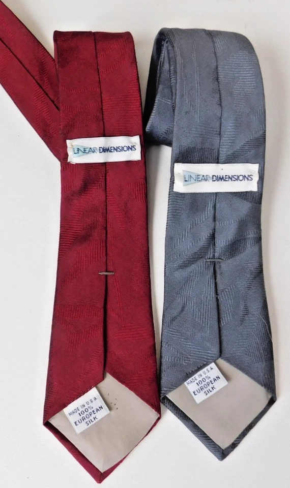 Lote de Corbata Cuello Seda 2.5" De Colección Borgoña Plata Dimensiones Lineales Hecha en EE. UU. Foto 2 de 4