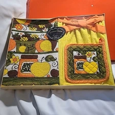 1970's NEW Sayco Kitchen Charm Ensemble Kitchen Towel Apron Pot Holder 3 Pc Set