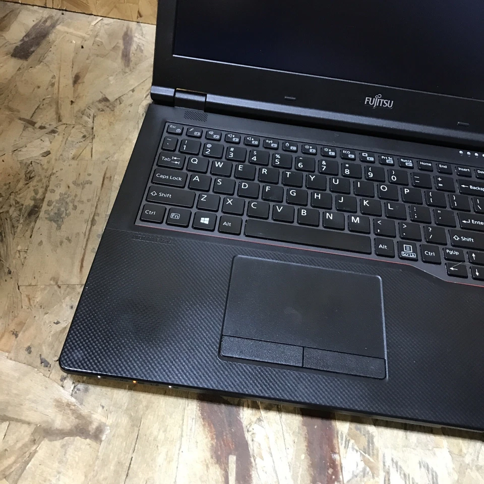 Fujitsu Lifebook E558 I3-7130U 2.70GHZ 256GB SSD 4GB RAM Win 11 H138 Foto 4 de 4